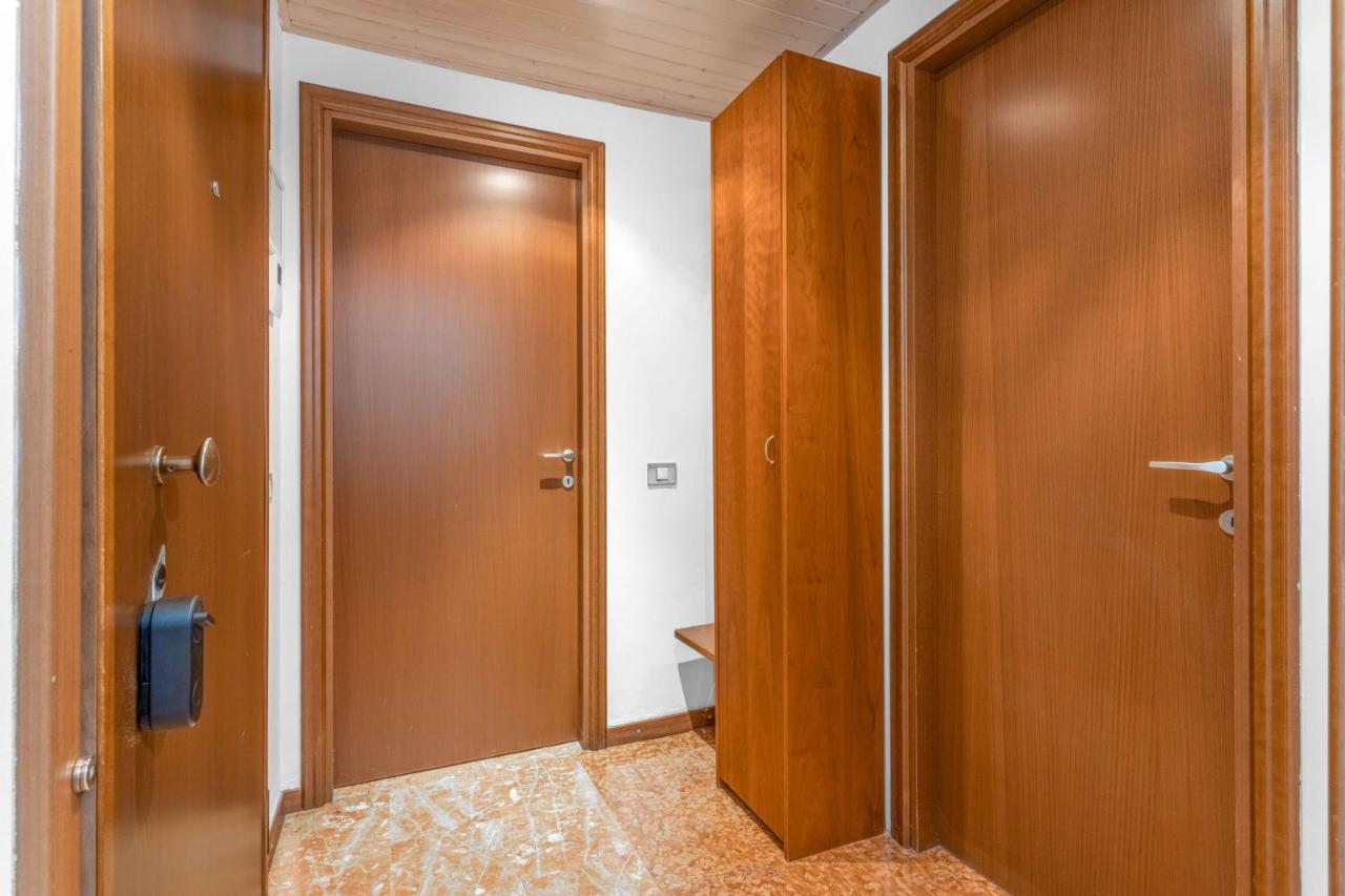 Appartamento Zona Navigli - Smart House Con Tv 50 E Fast Wifi Milano Esterno foto