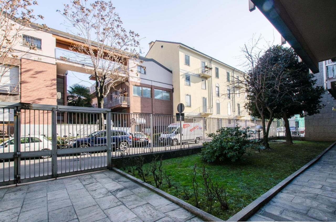 Appartamento Zona Navigli - Smart House Con Tv 50 E Fast Wifi Milano Esterno foto