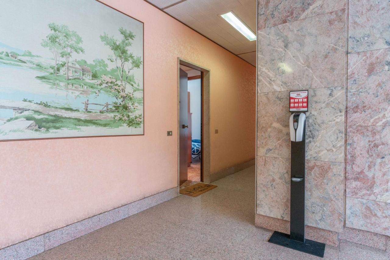 Appartamento Zona Navigli - Smart House Con Tv 50 E Fast Wifi Milano Esterno foto