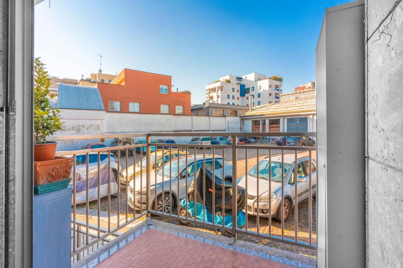 Appartamento Zona Navigli - Smart House Con Tv 50 E Fast Wifi Milano Esterno foto