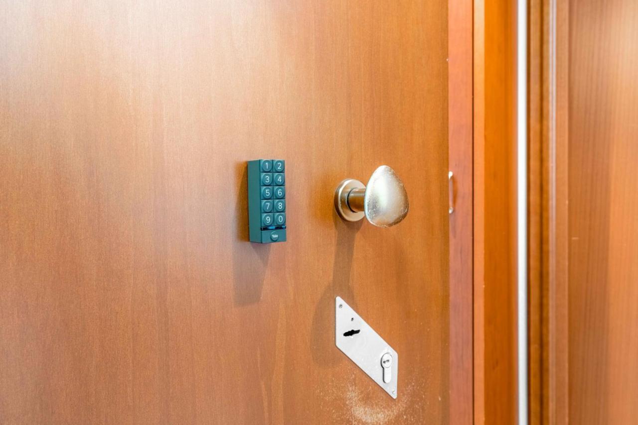 Appartamento Zona Navigli - Smart House Con Tv 50 E Fast Wifi Milano Esterno foto